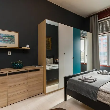 아파트 Westend With Loft Hide Away For Kids- Ac
