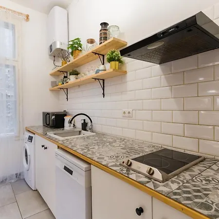 Westend With Loft Hide Away For Kids- Ac 아파트 부다페스트