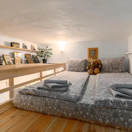 Westend With Loft Hide Away For Kids- Ac Будапешт