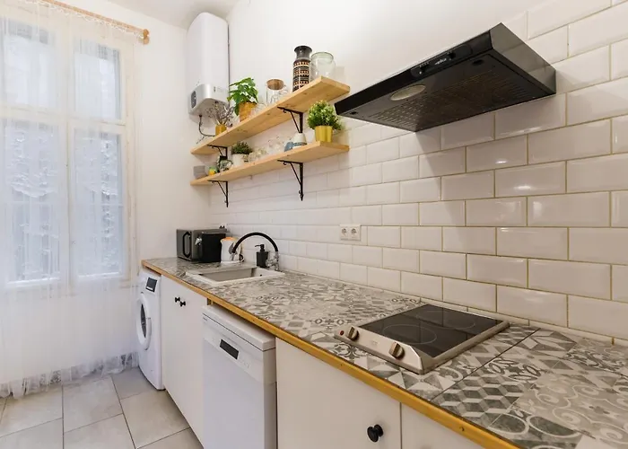 Westend With Loft Hide Away For Kids- Ac Apartament Budapesta